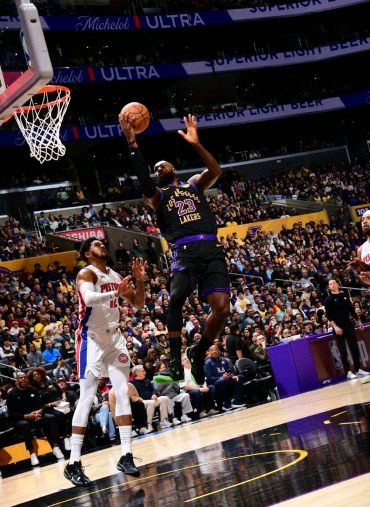 星空-里程碑夜！底特律活塞再遭质疑，CBA季后赛今夜刷纪录，目标明确，控场能力受关注的简单介绍-星空